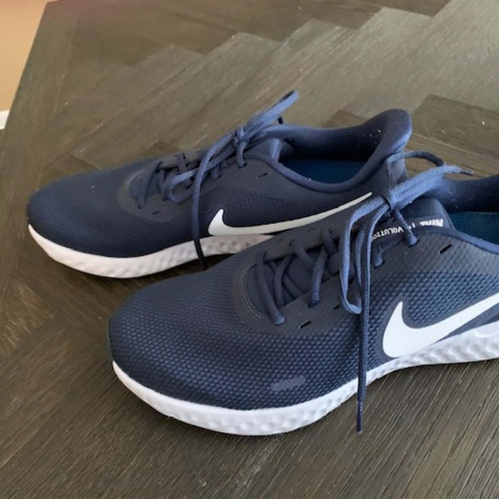 Nike Revolution Size 13 Navy Sneakers